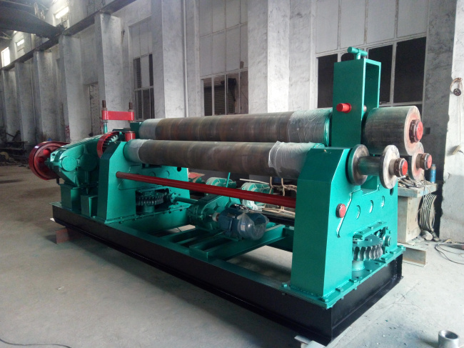 影響二手卷板機產生裂紋的原因及對策